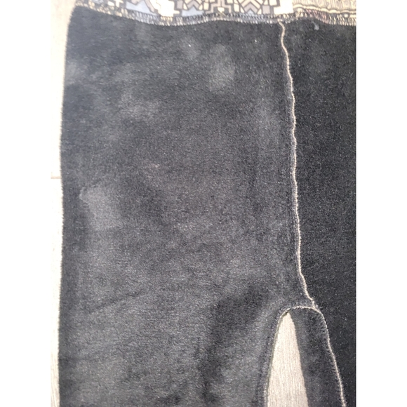 Fleece Lined Patterned Leggings - Picture 4 of 4